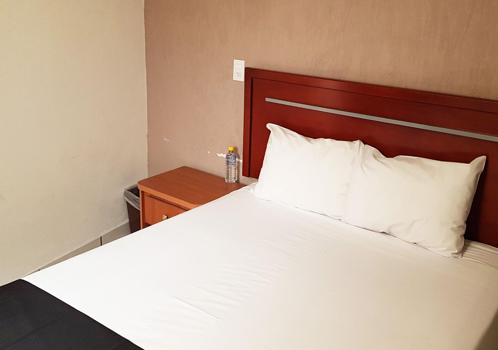 Capital O Hotel Victoria 모렐리아 외부 사진