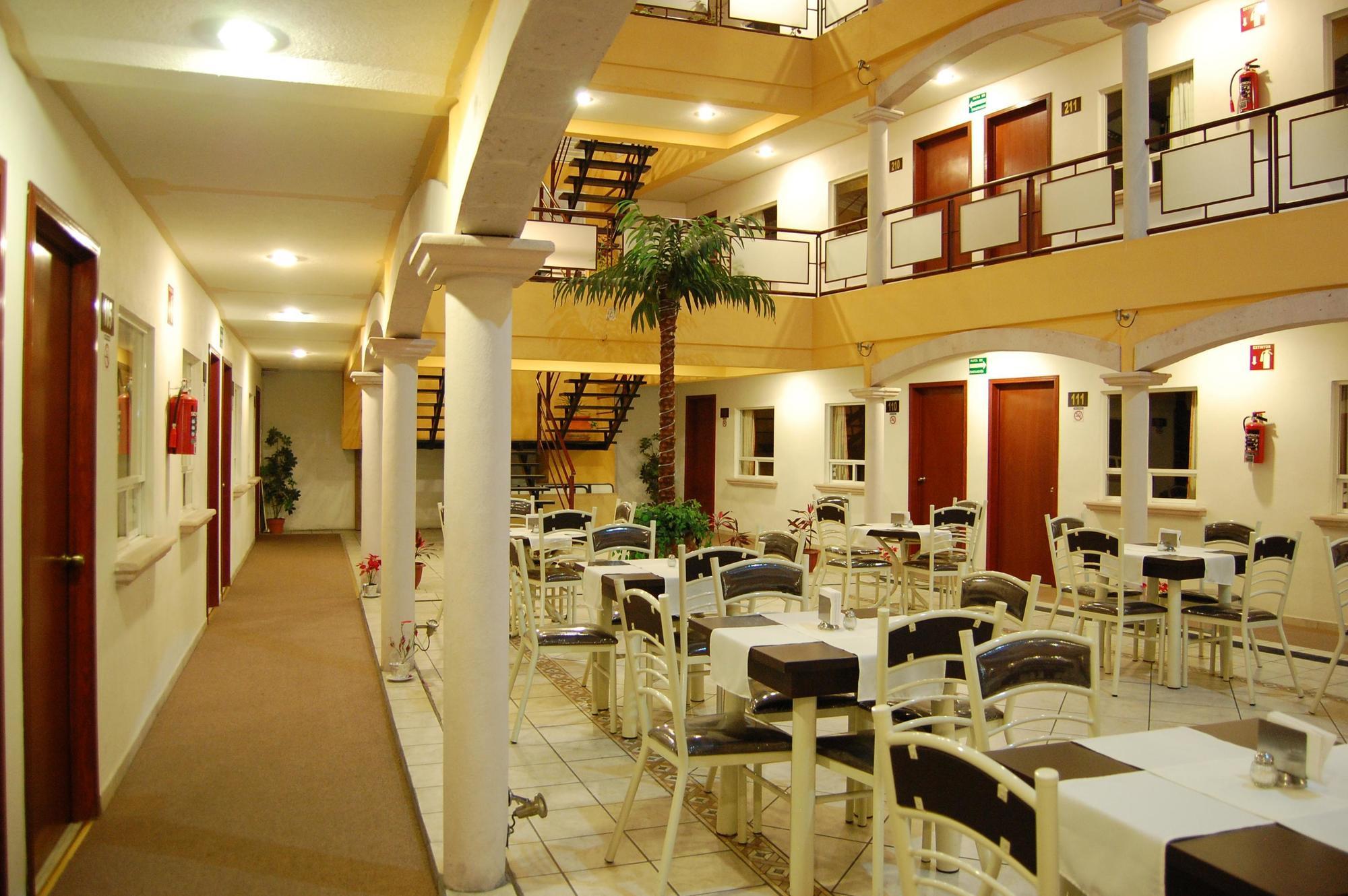Capital O Hotel Victoria 모렐리아 외부 사진